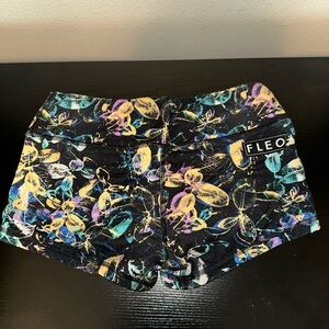 Fleo Shorts - floral design - size M